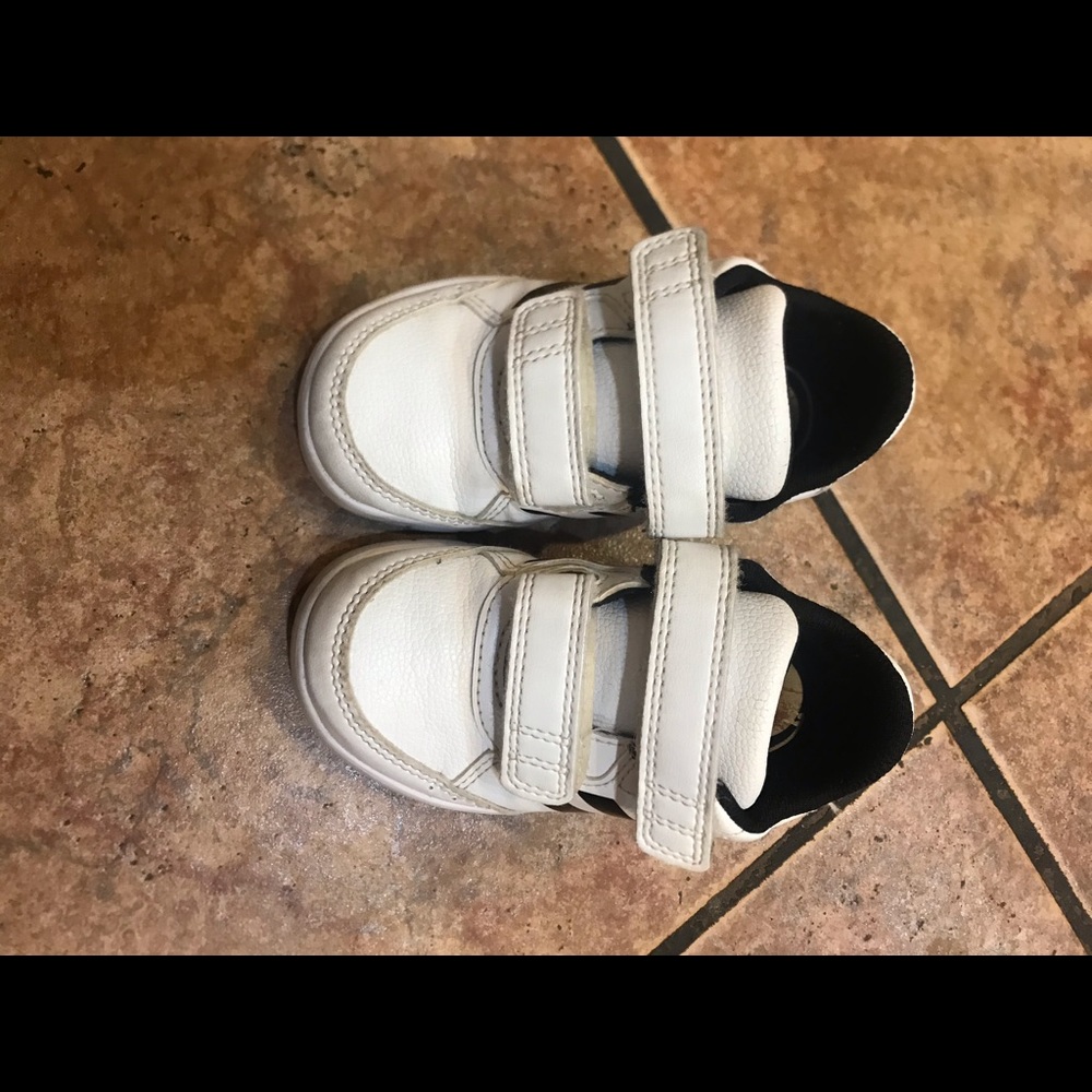 toddler size 7 adidas shoe